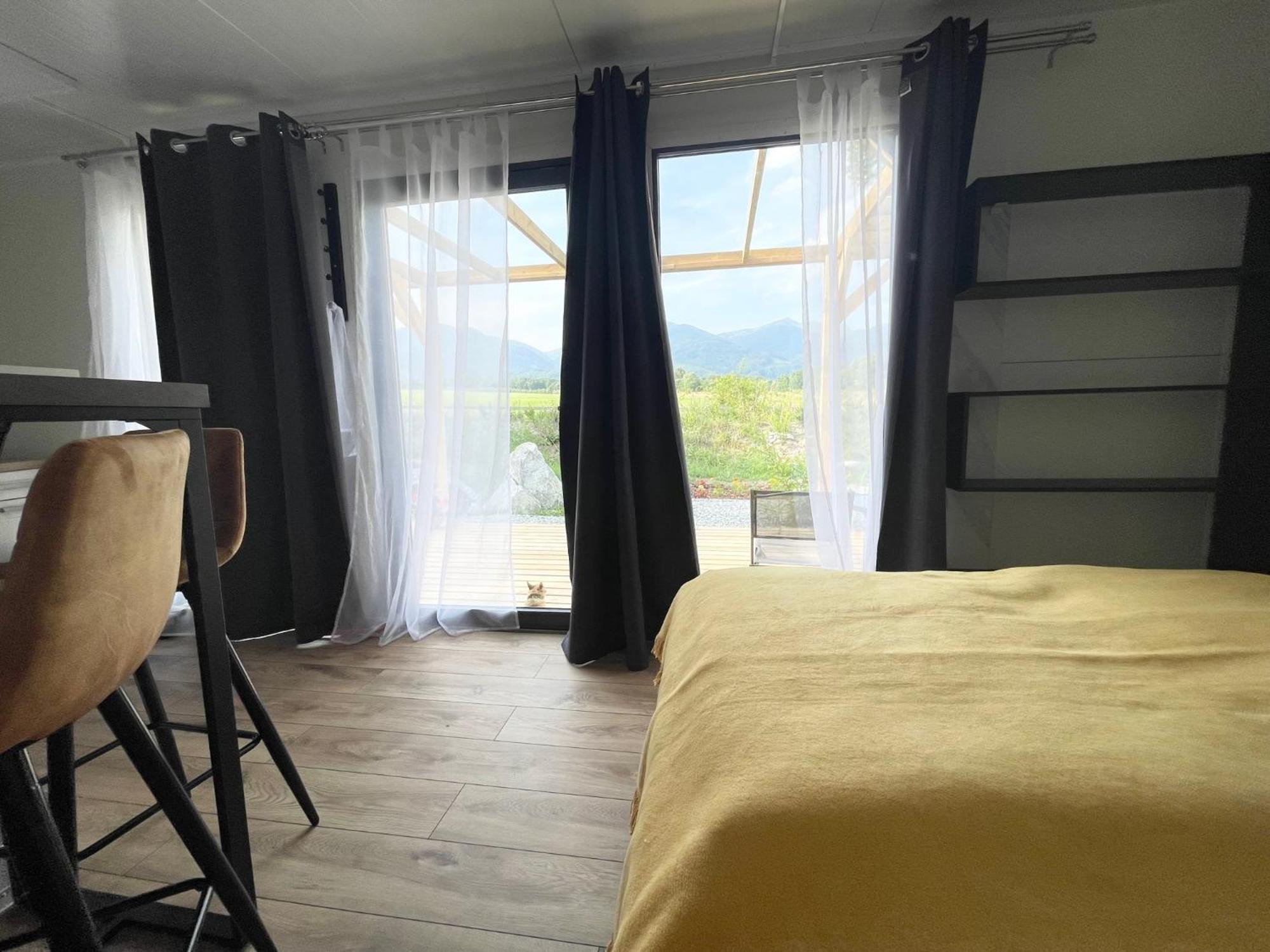Appartement Tiny House With Mountain Views à Turany Extérieur photo